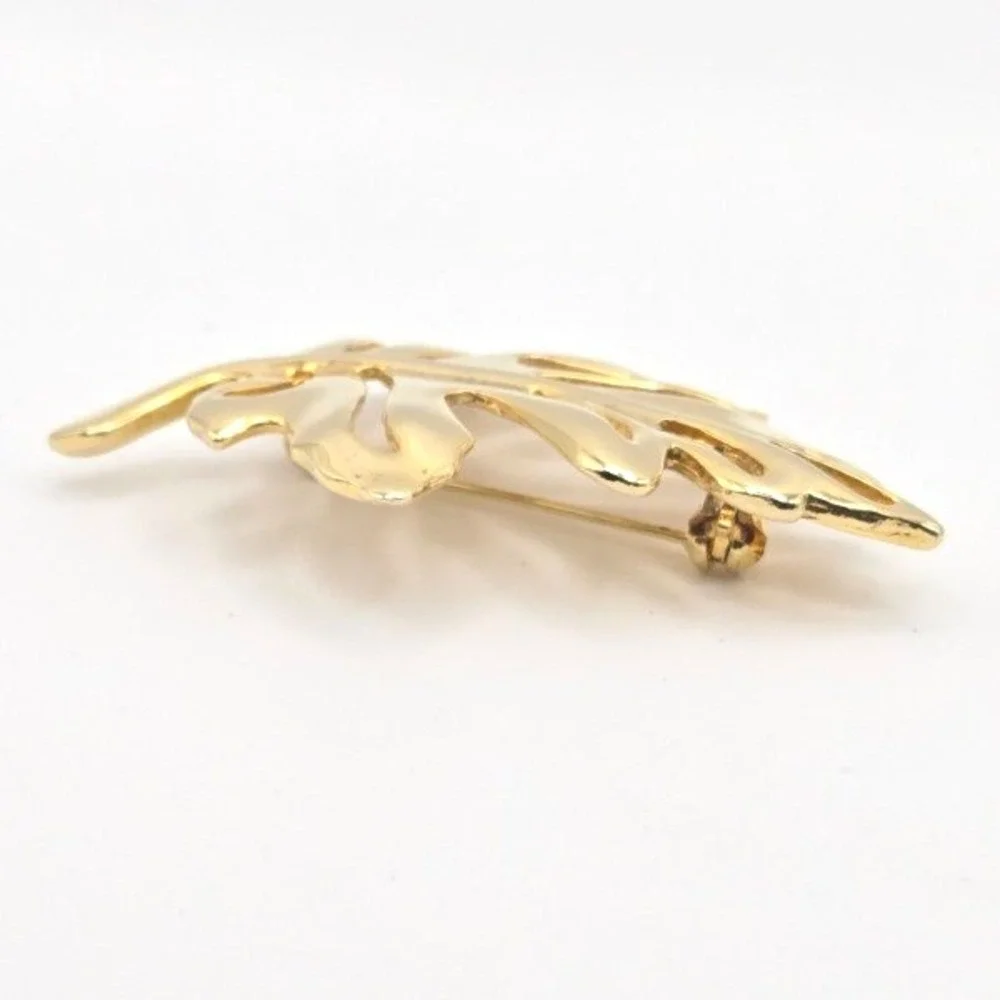 Vintage Polished Gold Tone Leaf Brooch Pin Autumn Fall Nature‎ Inspired Jewelry